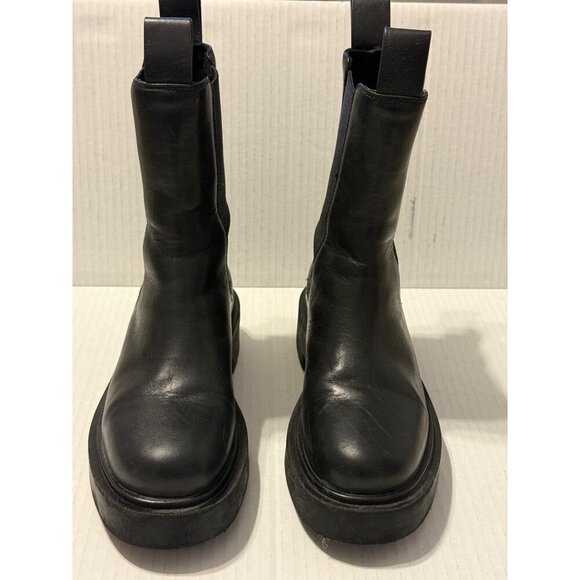 Black Leather Elasticized Side Panels Chelsea boots Size 4 - Picture 1 of 13